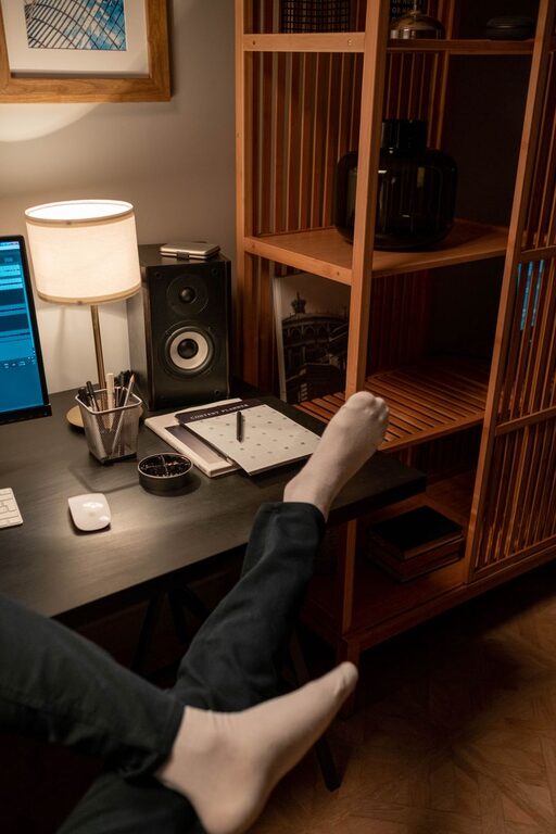 Tips for Creating a Relaxing and Productive Home Office Environment