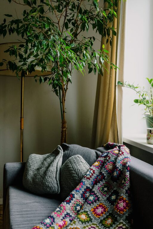 Tips for Creating a Cosy and Inviting Living Room on a Budget